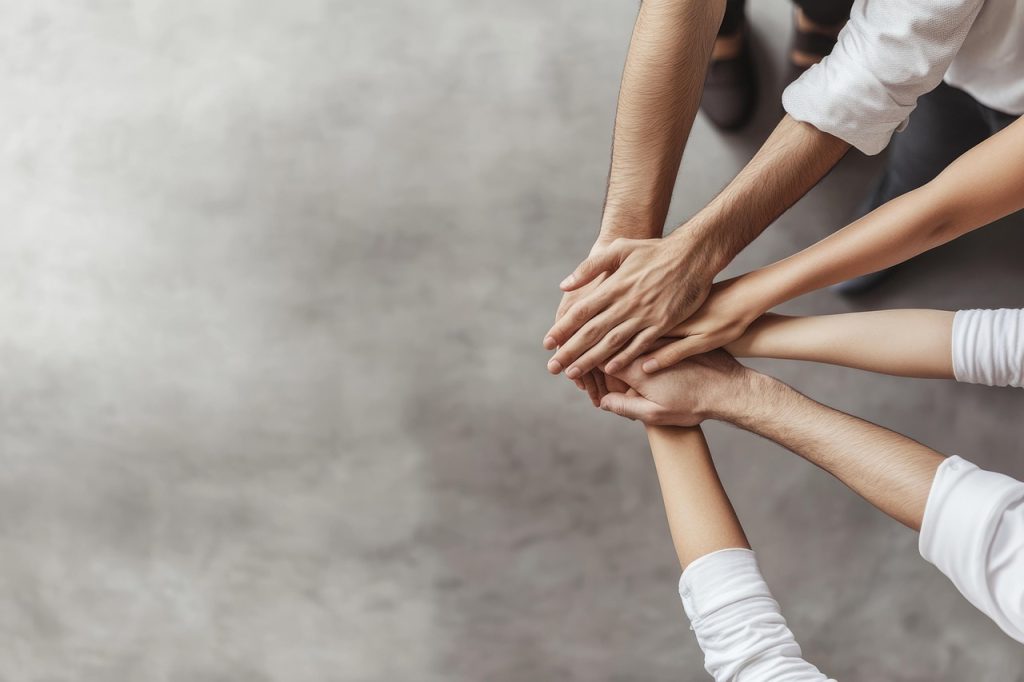 découvrez nos activités de team-building pour renforcer la cohésion, stimuler la créativité et améliorer la communication au sein de votre équipe.