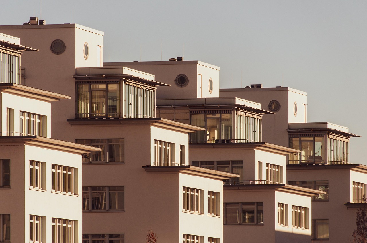 découvrez les tendances et analyses des prix de l'immobilier pour faire des choix éclairés dans vos investissements immobiliers.