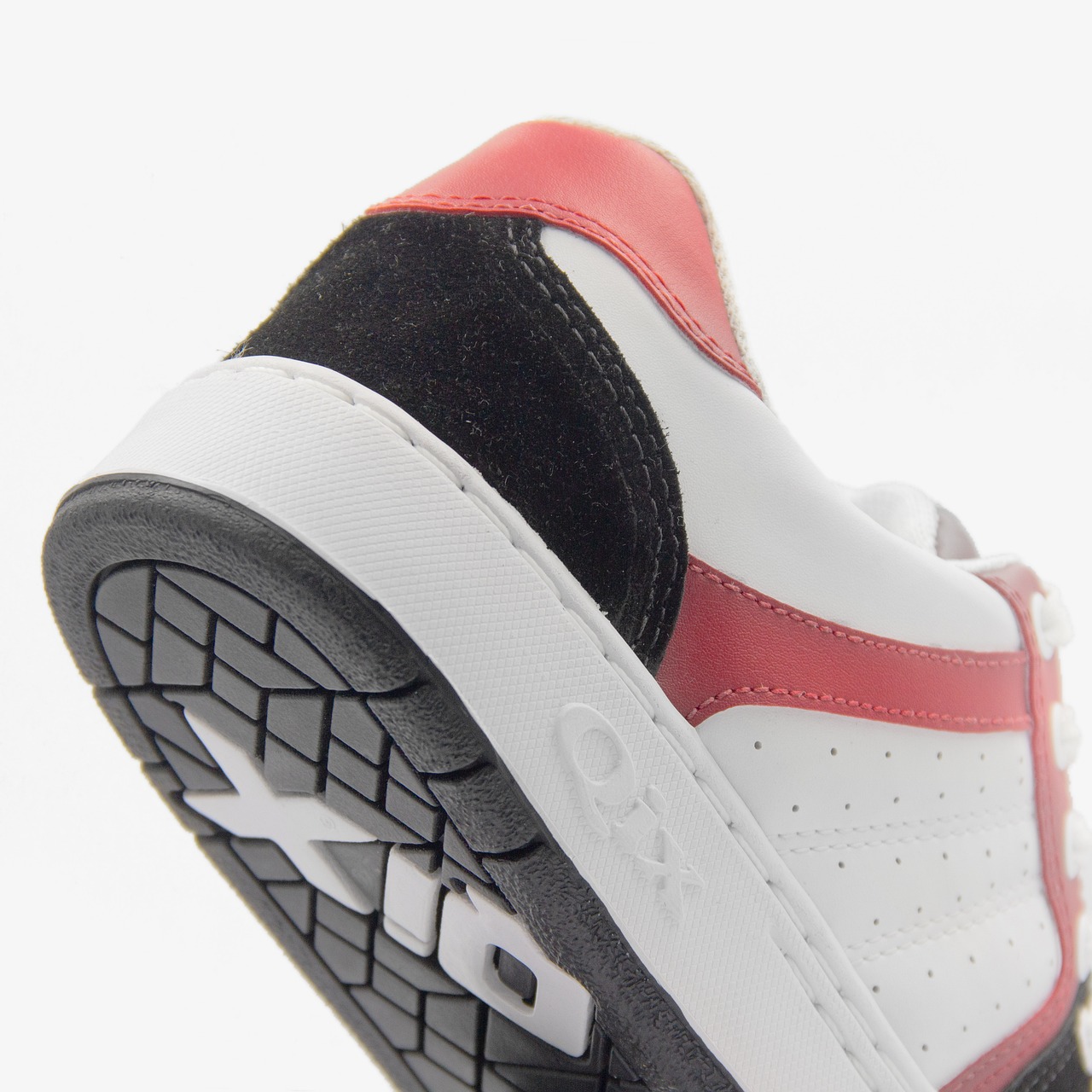 découvrez comment combiner efficacement le statut d'employé avec celui d'auto-entrepreneur pour optimiser vos revenus et votre statut professionnel.