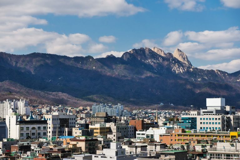 découvrez tout ce qu'il faut savoir sur le salaire : définitions, types, calculs et conseils pour optimiser vos revenus.